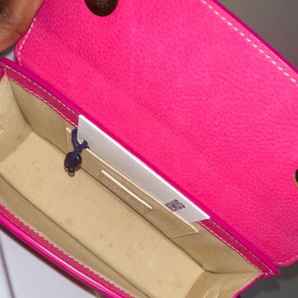 Jacquemus top handle bag - worn a few times- doesn’t come with tag - Picture 3 of 5